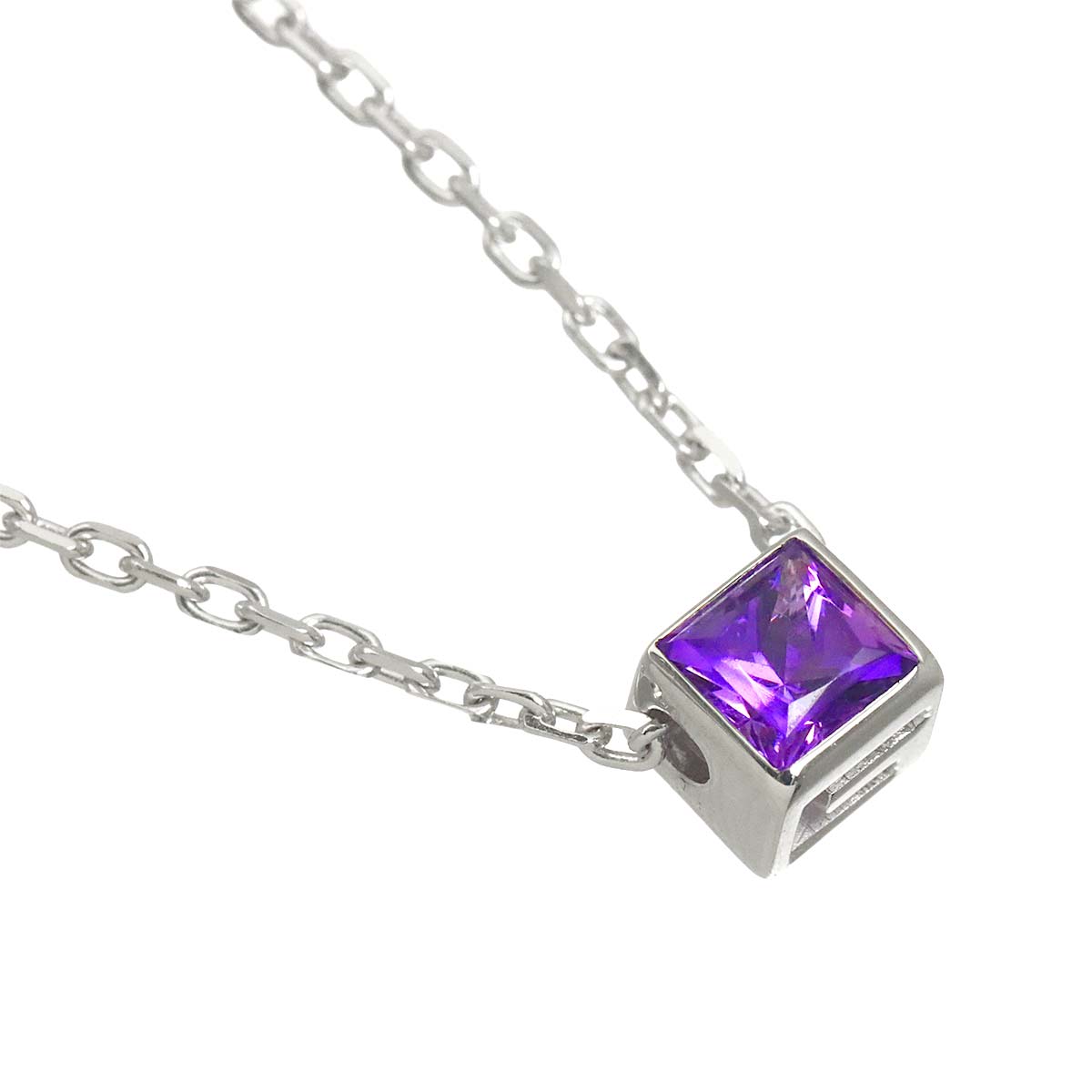 G Cube Amethyst Necklace 18K White Gold 750