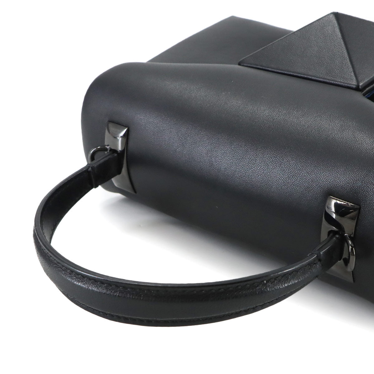 One Stud Hand Shoulder Bag Leather Black