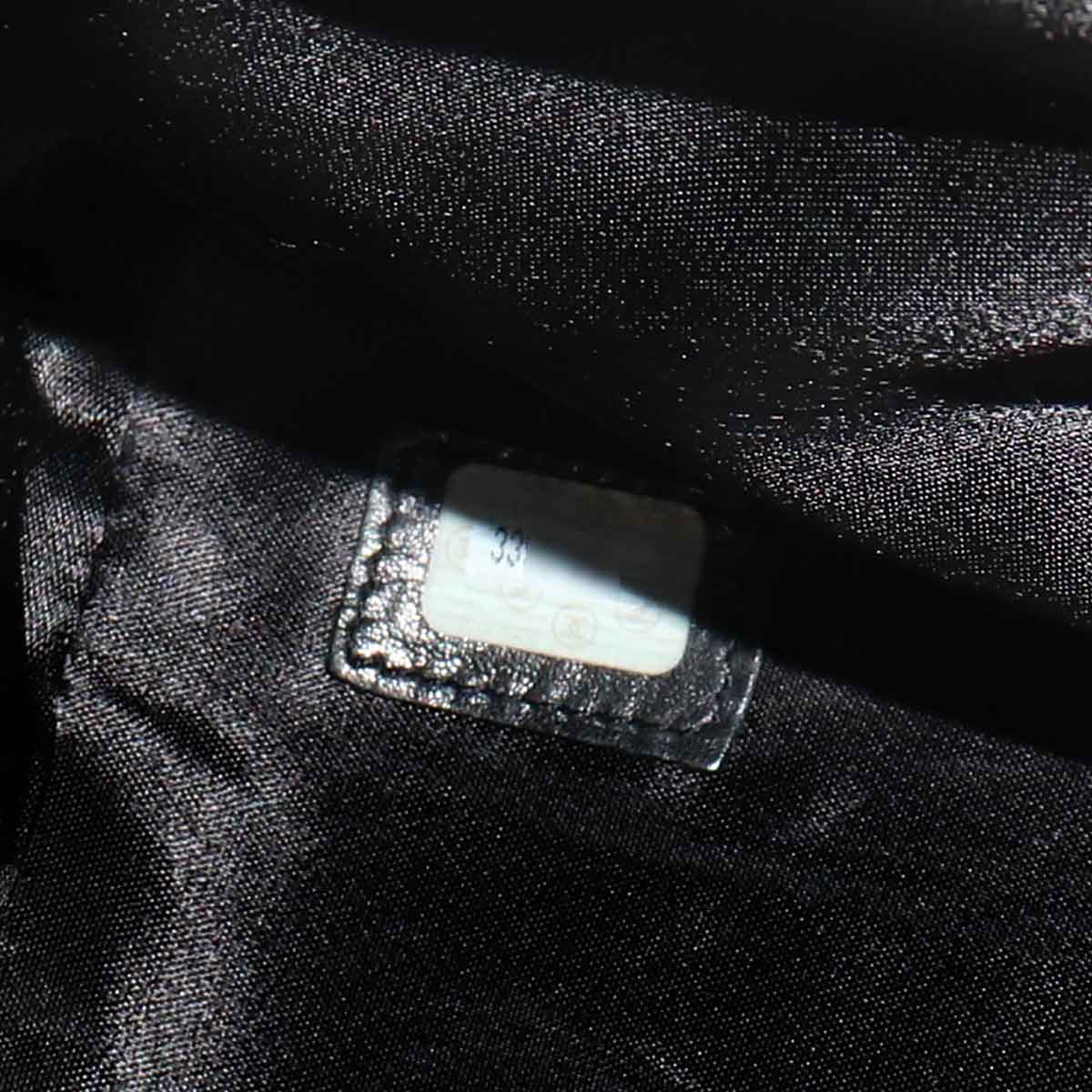Super Model Chain Tote Bag Leather Black Vintage