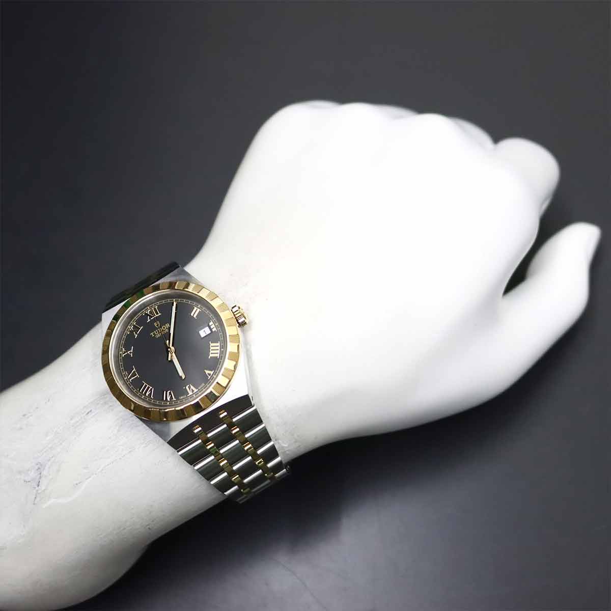 Royal 28503 YG Automatic Date Black Dial Mens Watch