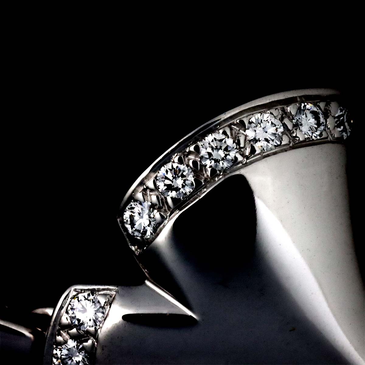 Ginkgo Diamond Charm Pendant 18K White Gold 750