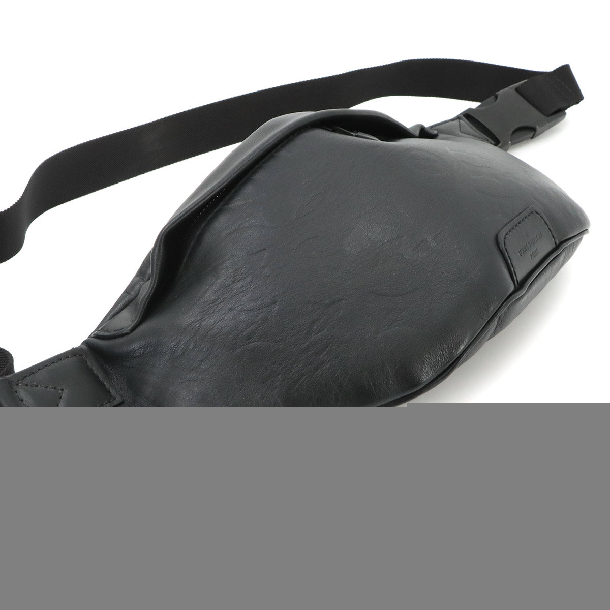 Monogram shadow Discovery BumBag Body Bag Black M44388