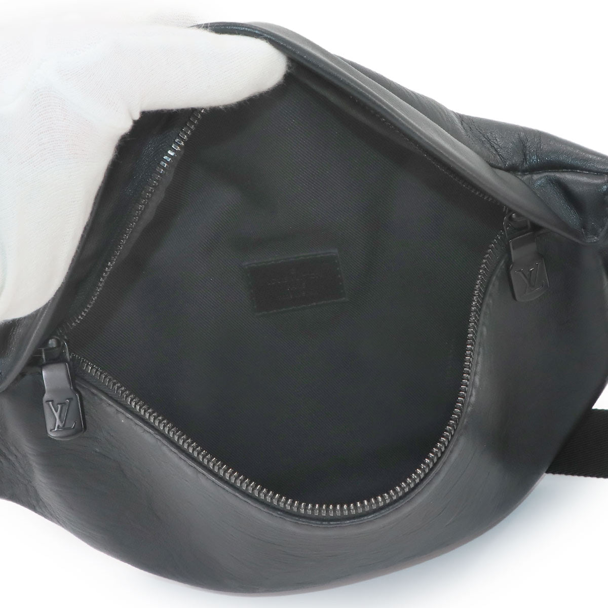 Monogram shadow Discovery BumBag Body Bag Black M44388