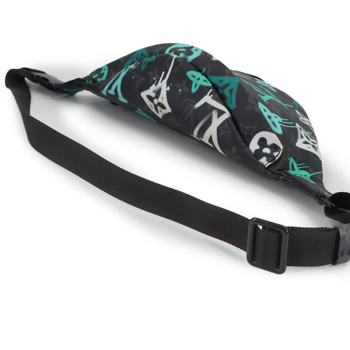 LV Graffiti Discovery Bumbag Monogram Eclipse M21397
