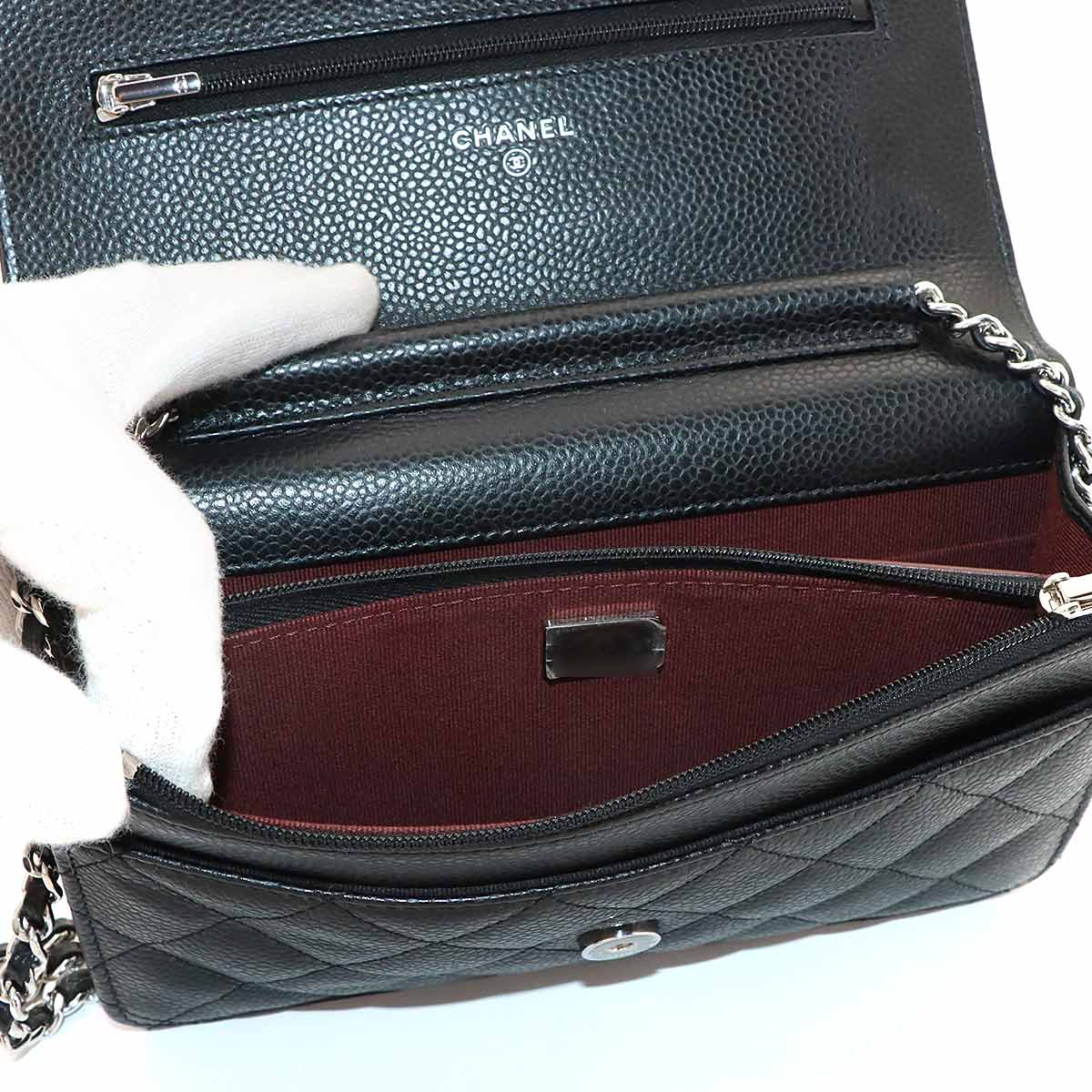 Matelasse Classic Chain Wallet Leather Black AP0250