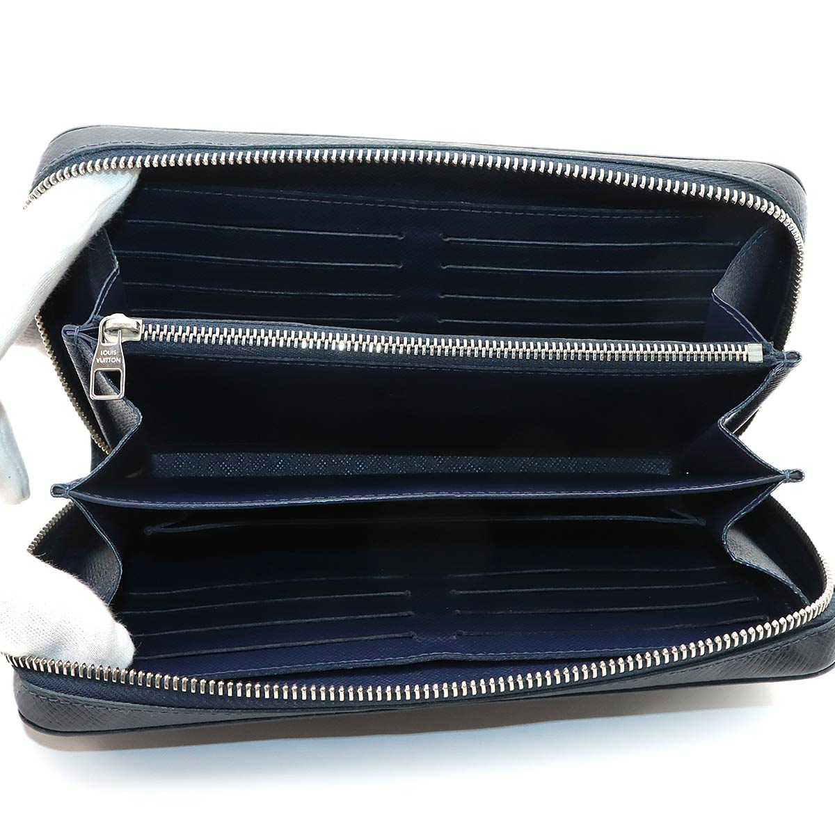 Taiga Zippy XL Long Wallet Leather Blue Marine M44276