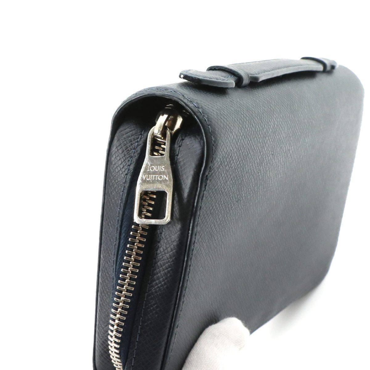 Taiga Zippy XL Long Wallet Leather Blue Marine M44276