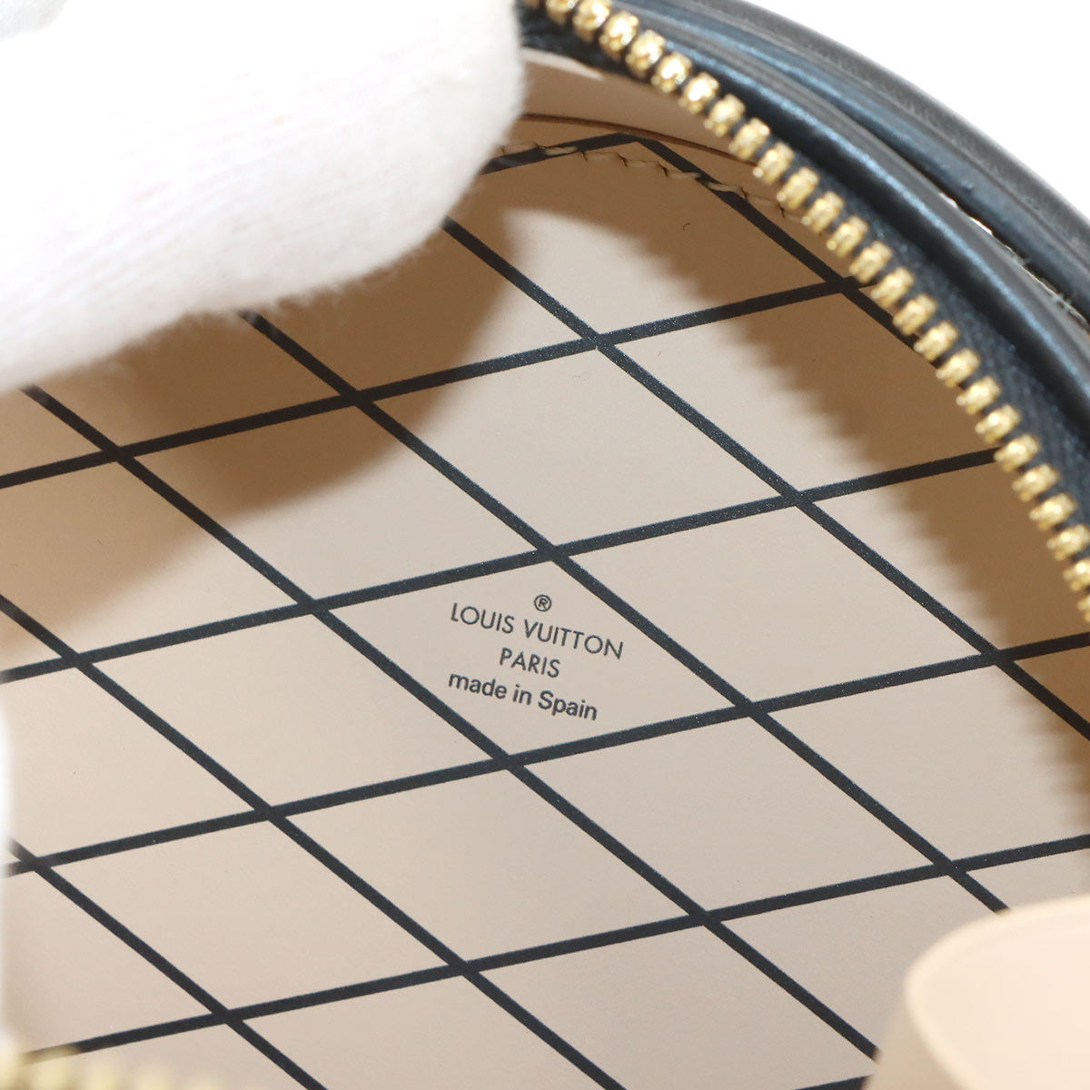 Monogram Reverse Mini Boite Chapeau Shoulder Bag M68276
