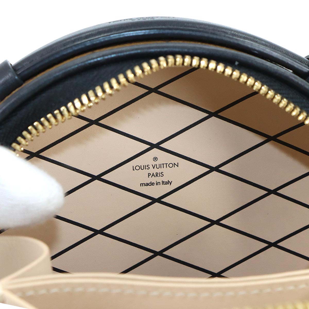 Monogram Reverse Mini Boite Chapeau Shoulder Bag M68276