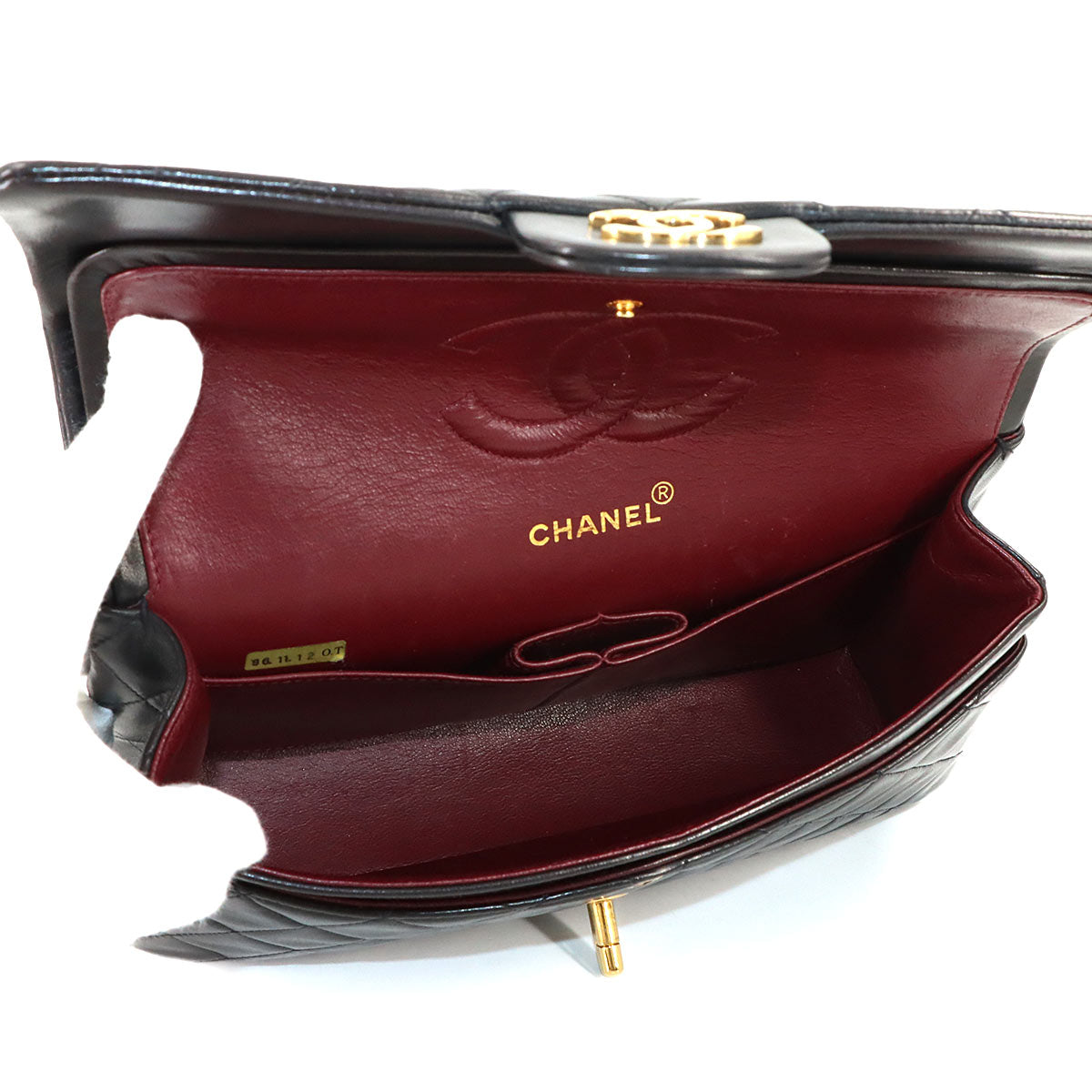 Matelasse 25 Chain Shoulder Bag Leather Black A01112 11.12