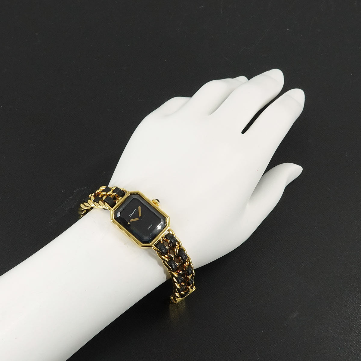 Premiere Size S H0001 Vintage Quartz Black Dial Ladies Watch