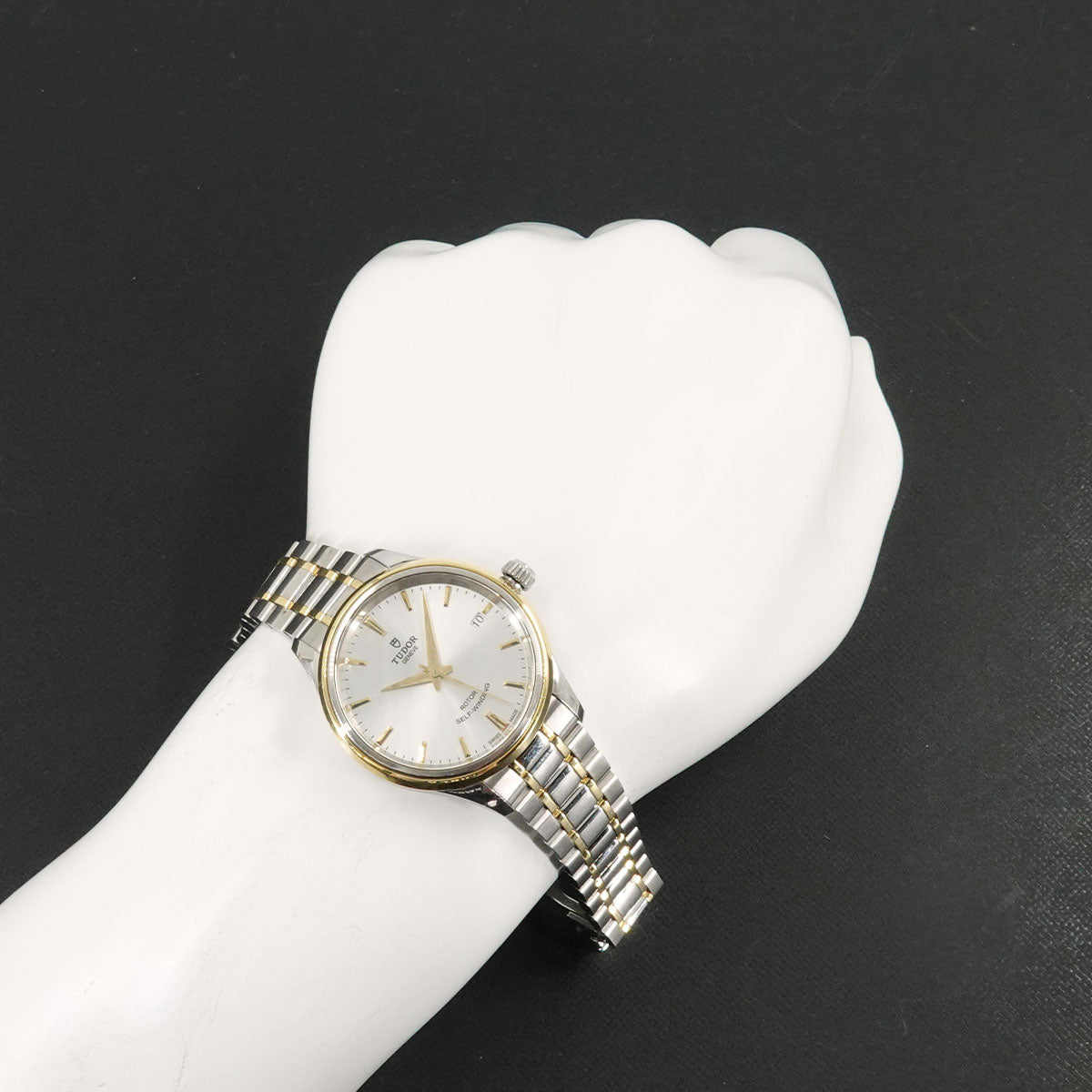 Style 12303 Automatic Yellow Gold Date Boys Watch