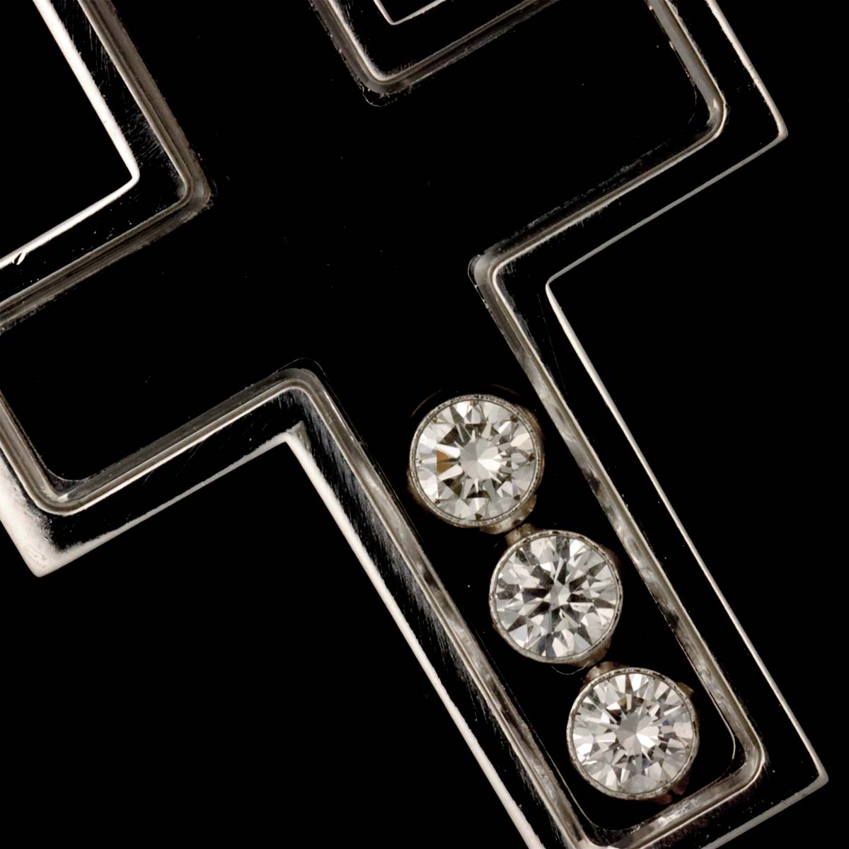 Happy Diamond Cross Necklace 18K White Gold 750