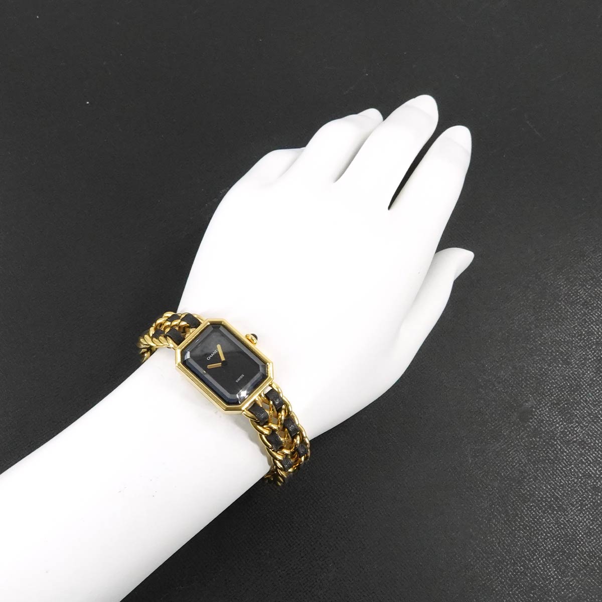 Premiere Size L H0001 Vintage Quartz Black Dial Ladies Watch
