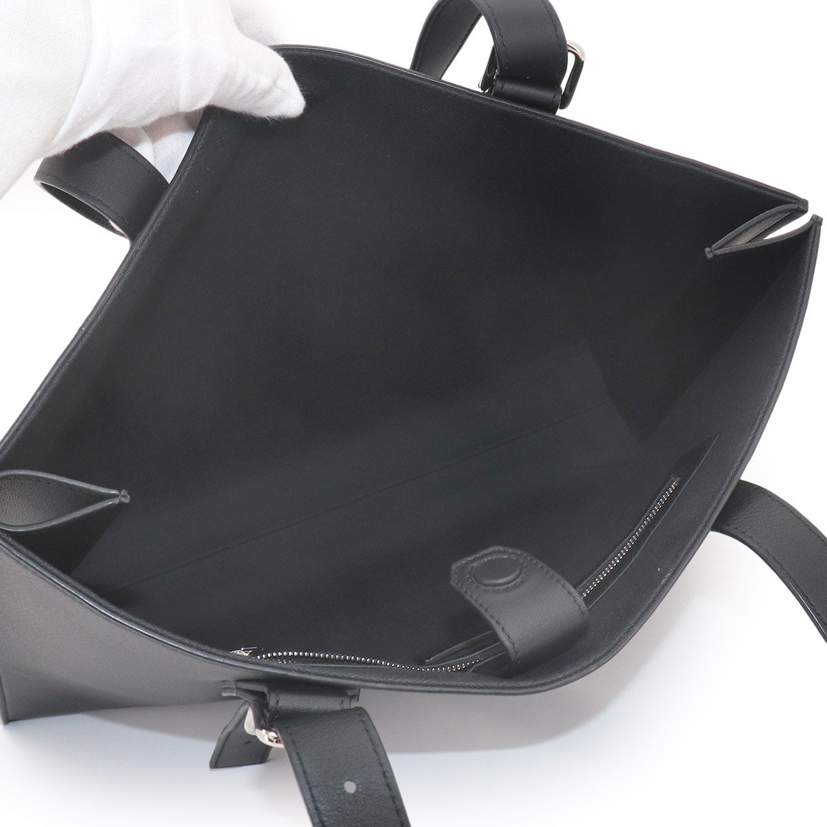 Buckle Horizontal Tote Bag Leather Black B692K96X04