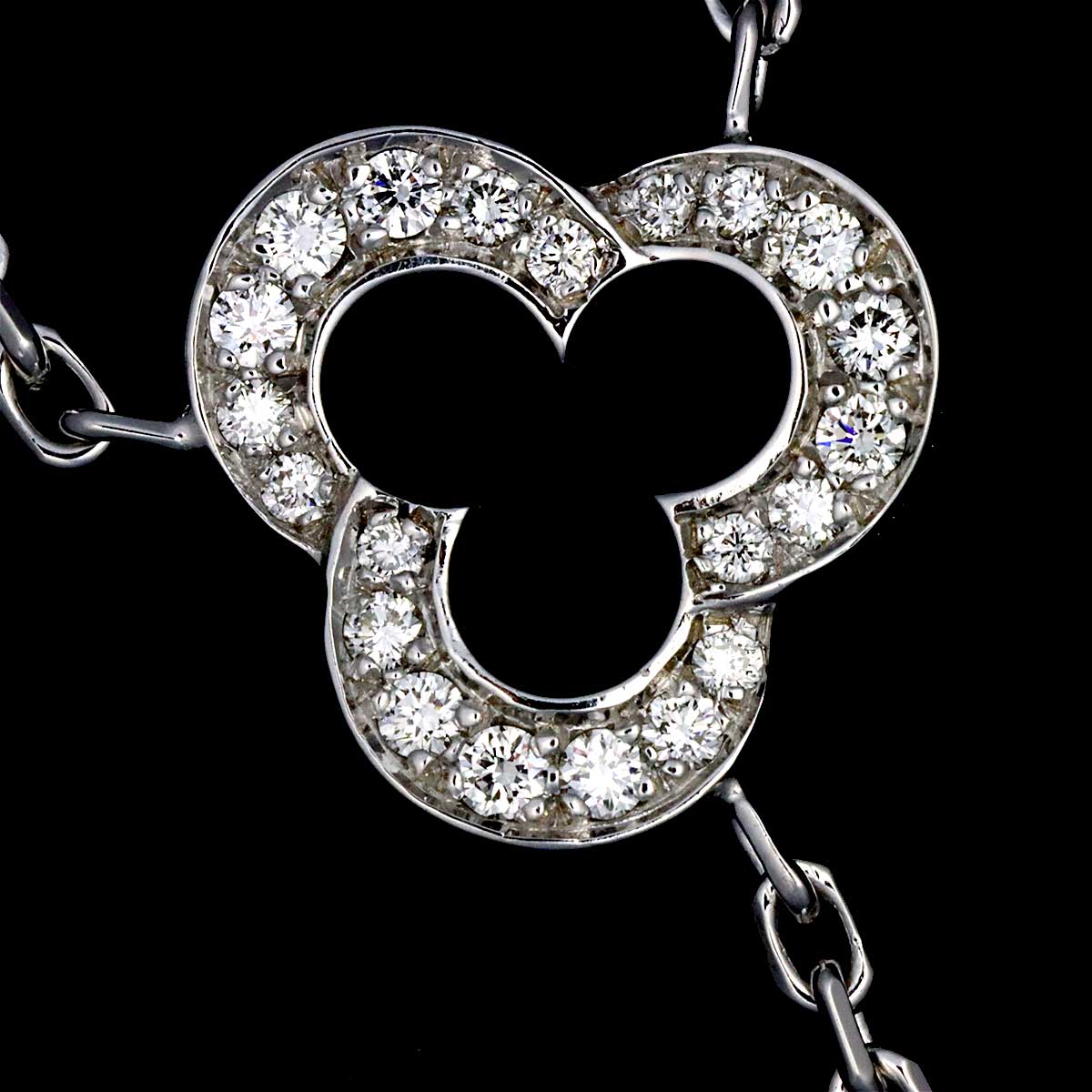 Camelia Necklace Diamond White Agate 18K White Gold 750