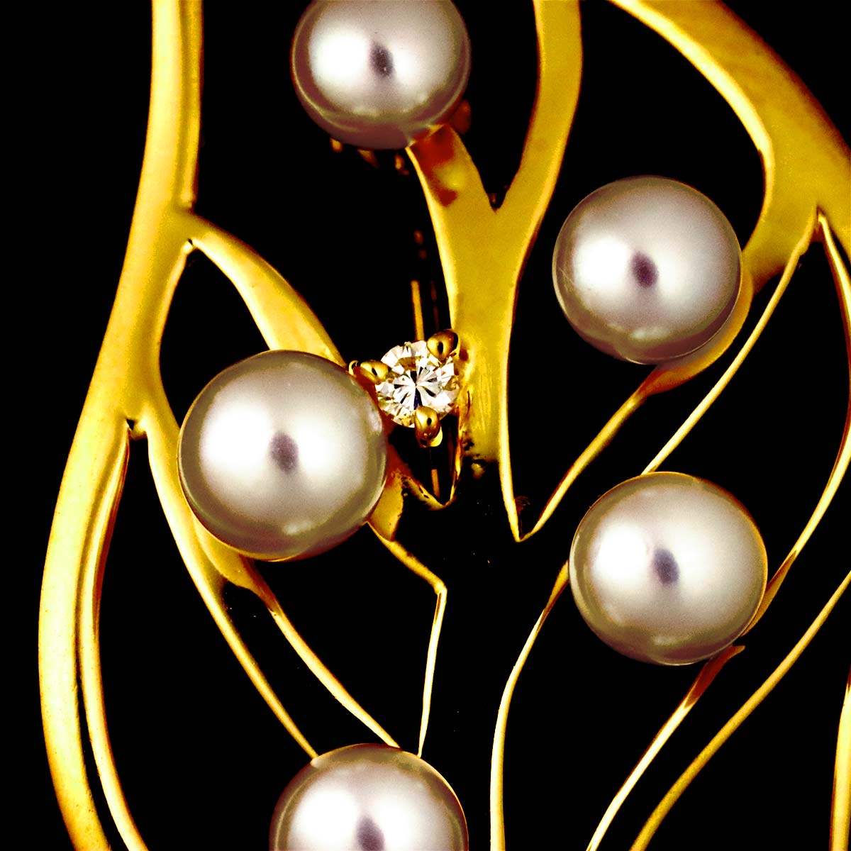 Akoya pearl 6.4-3.7mm Diamond Brooch 18K Yellow Gold 750