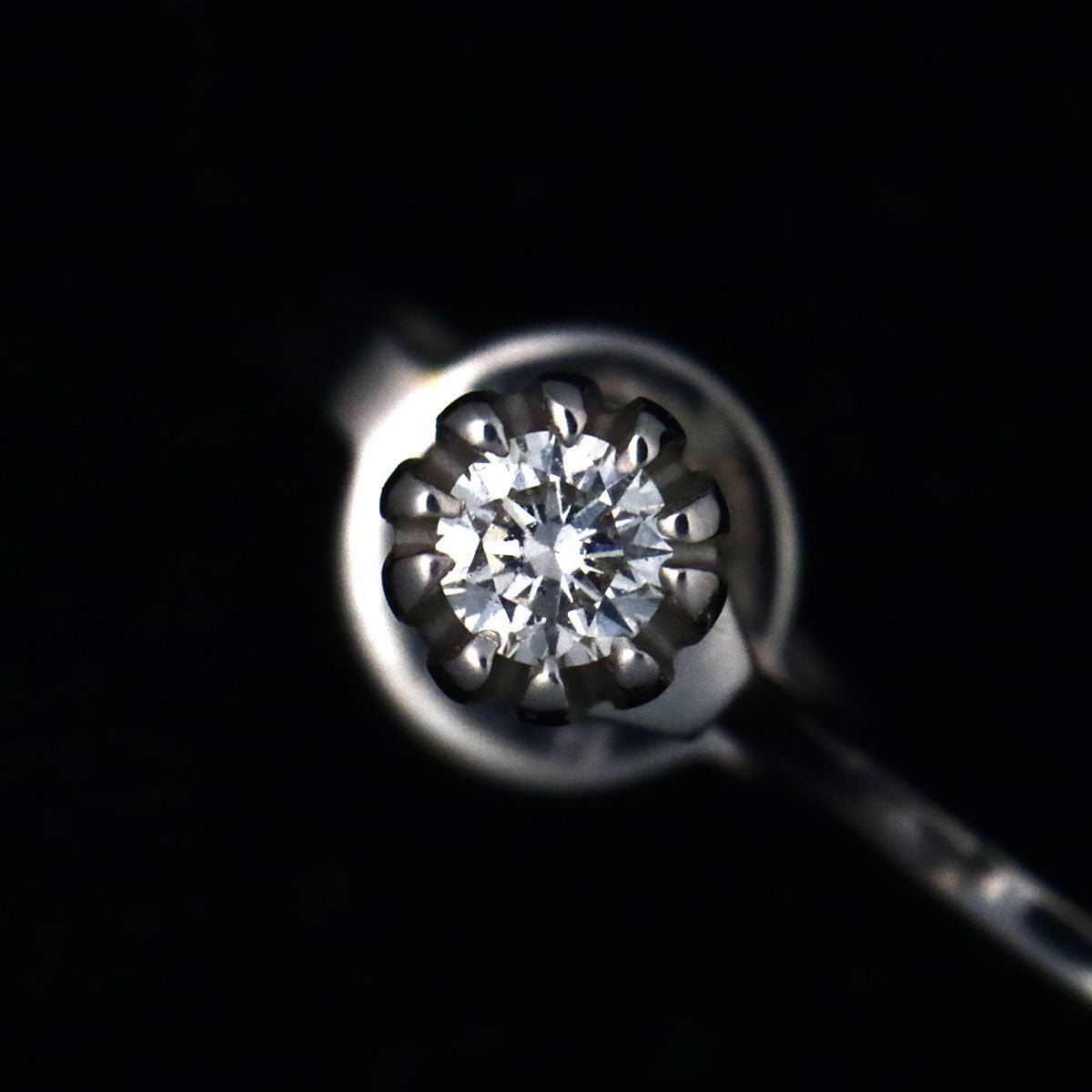 GG Logo Diamond Earring Pierced 18K WG 750 One Piece only