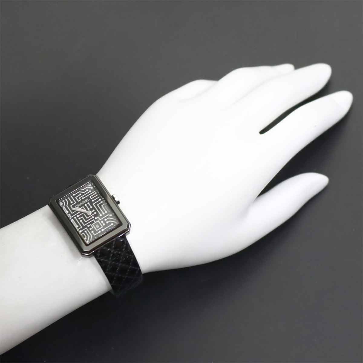 Boy Friend cyber data H7946 Diamond Quartz Black Dial Watch