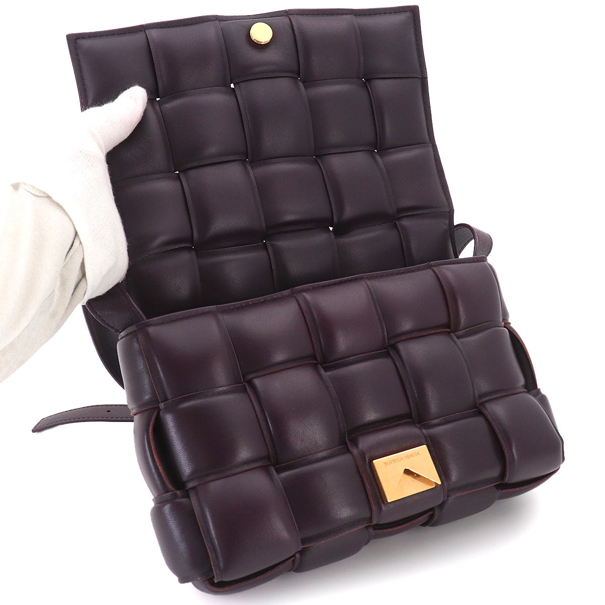 Intrecciato Padded Cassette Shoulder Bag Purple 591970