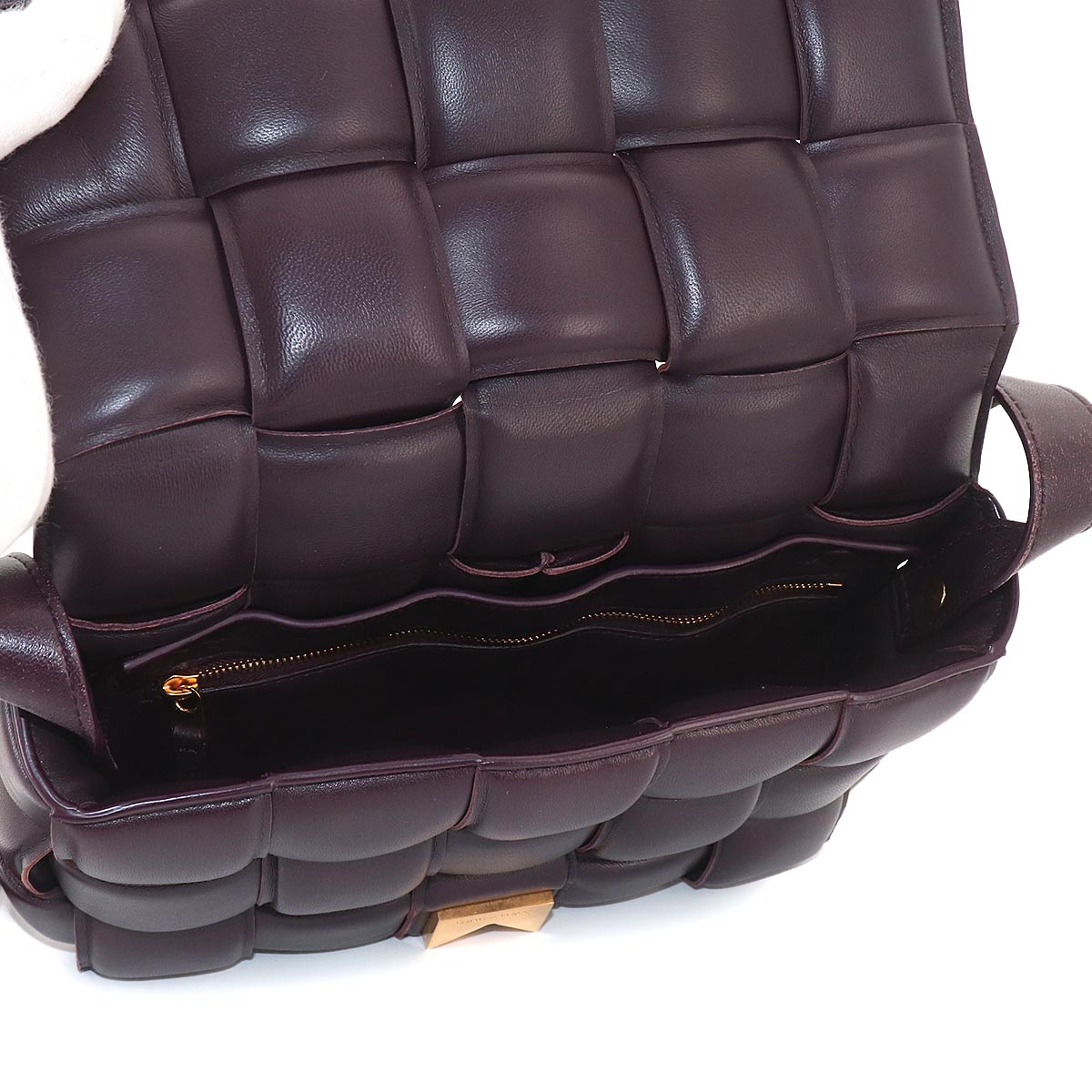 Intrecciato Padded Cassette Shoulder Bag Purple 591970