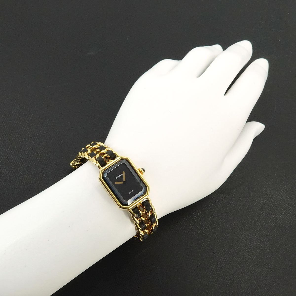 Premiere Size M H0001 Vintage Quartz Black Dial Ladies Watch