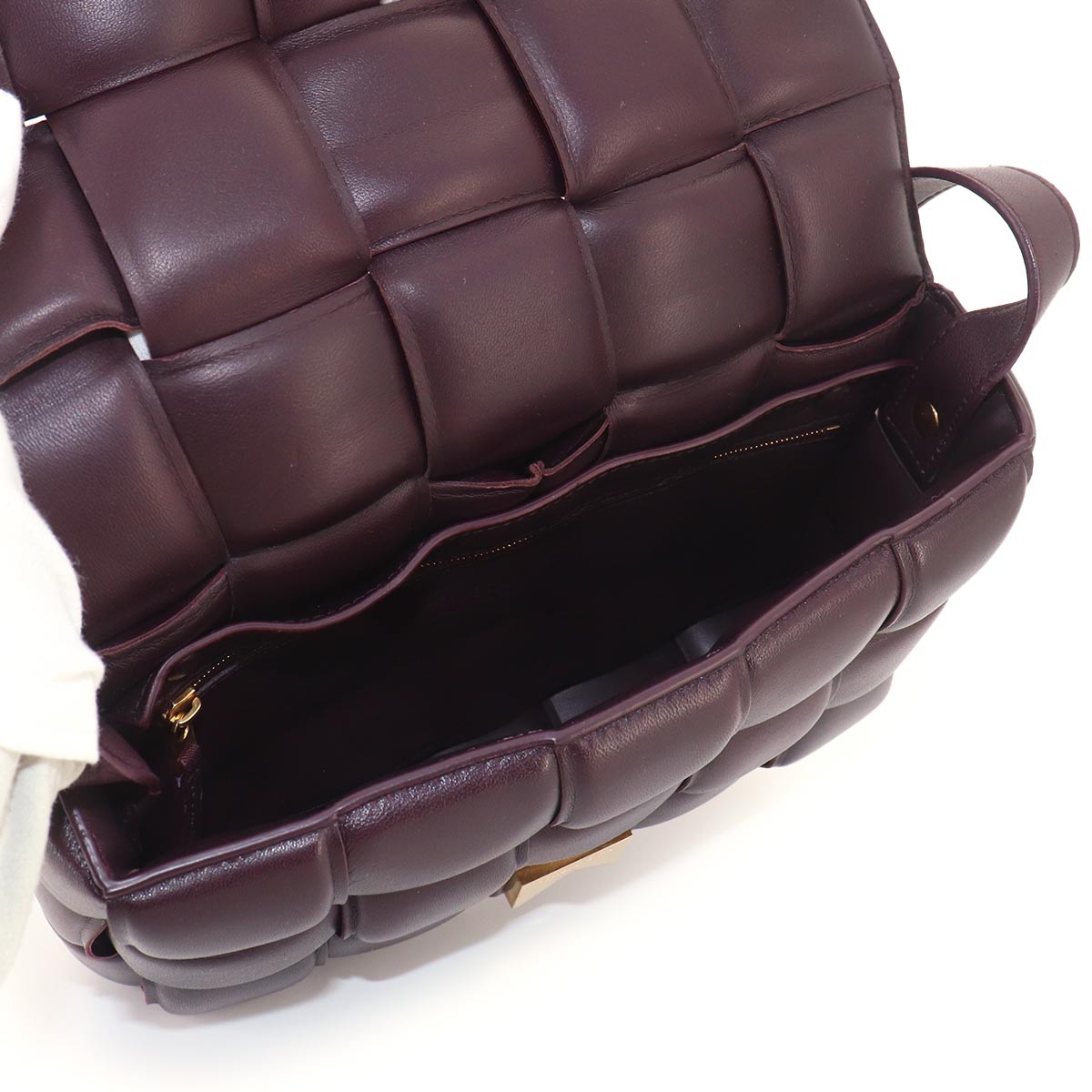 Intrecciato Padded Cassette Shoulder Bag Purple 591970