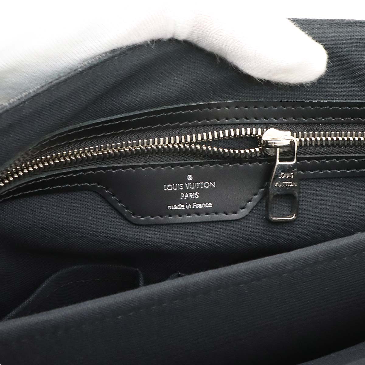 Damier Graphite District GM Shoulder Bag Black N41271