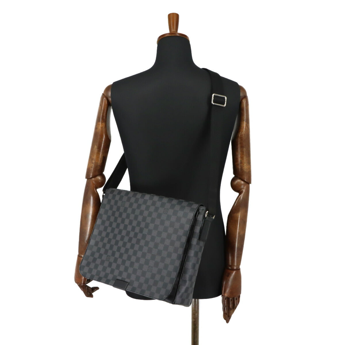 Damier Graphite District GM Shoulder Bag Black N41271