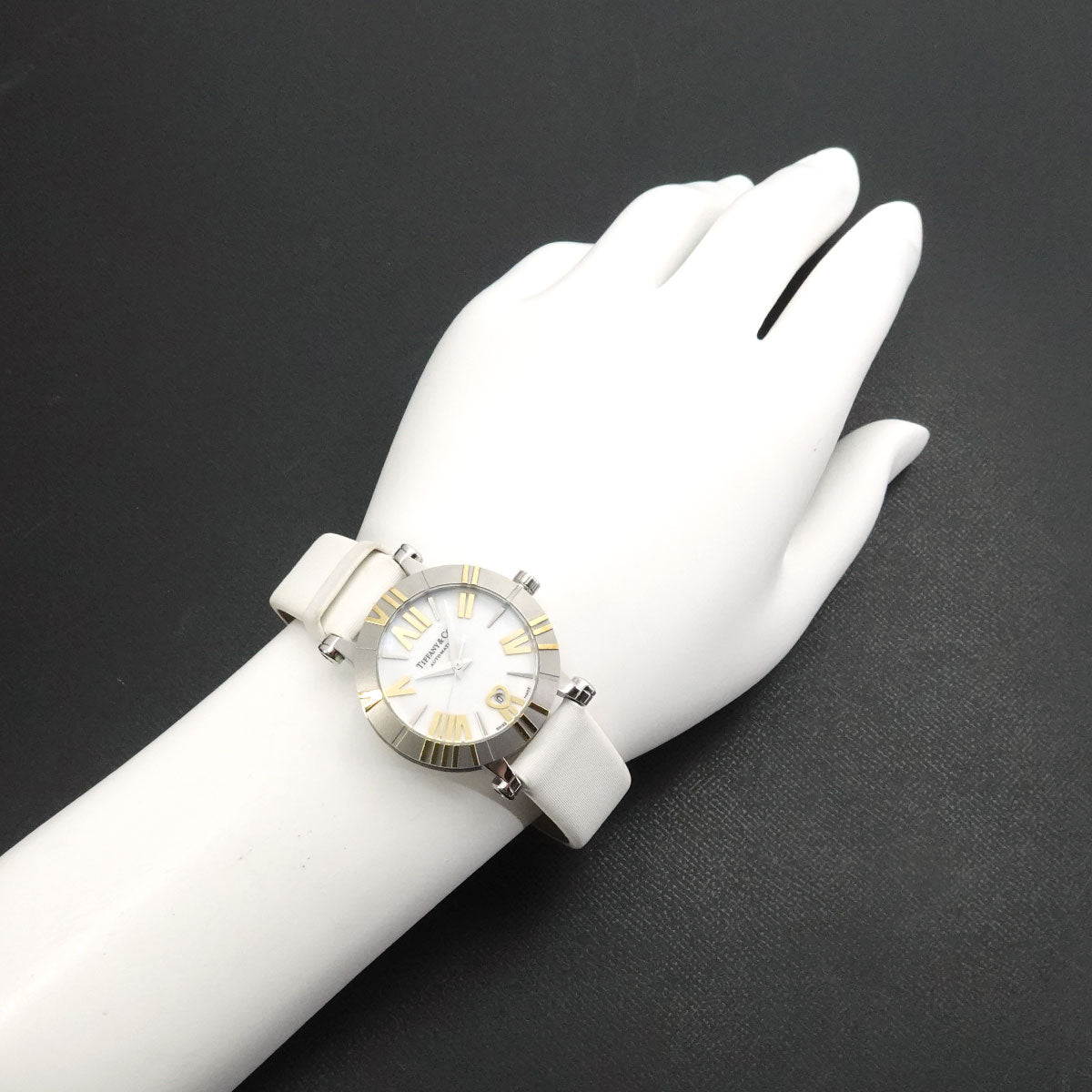 Atlas Z1300 68 16A20A41A Automatic Date White Ladies