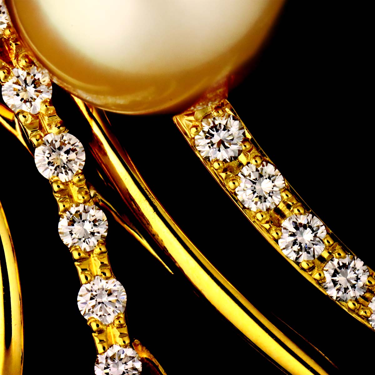 South Sea pearl 11.8mm Diamond 0.70ct Brooch 18K YG