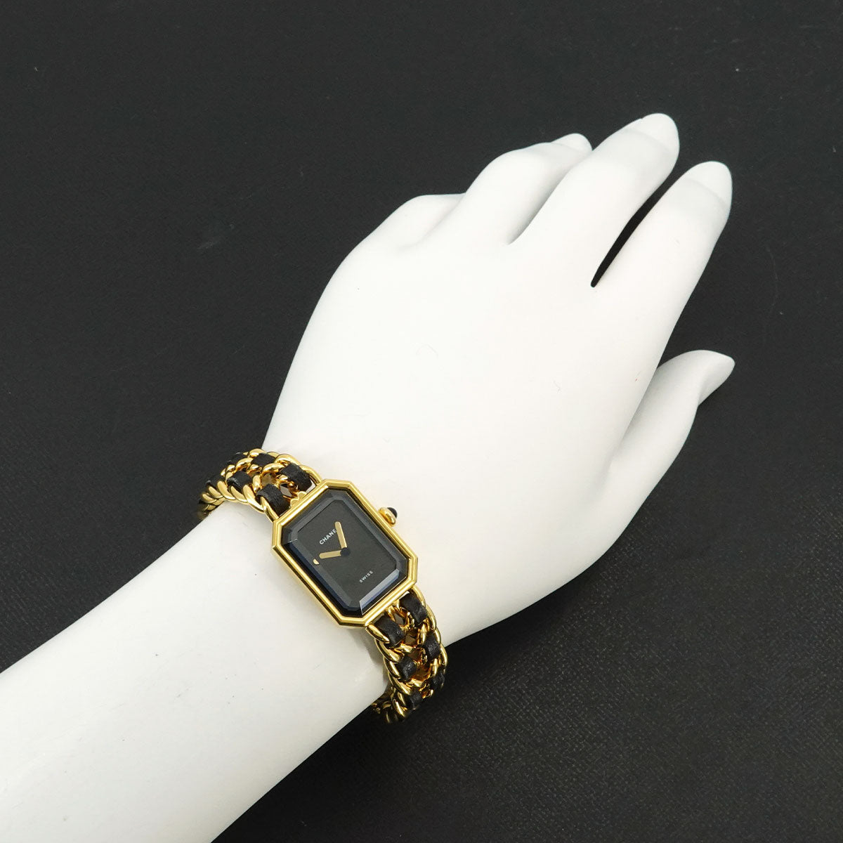 Premiere Size M H0001 Vintage Quartz Black Dial Ladies Watch