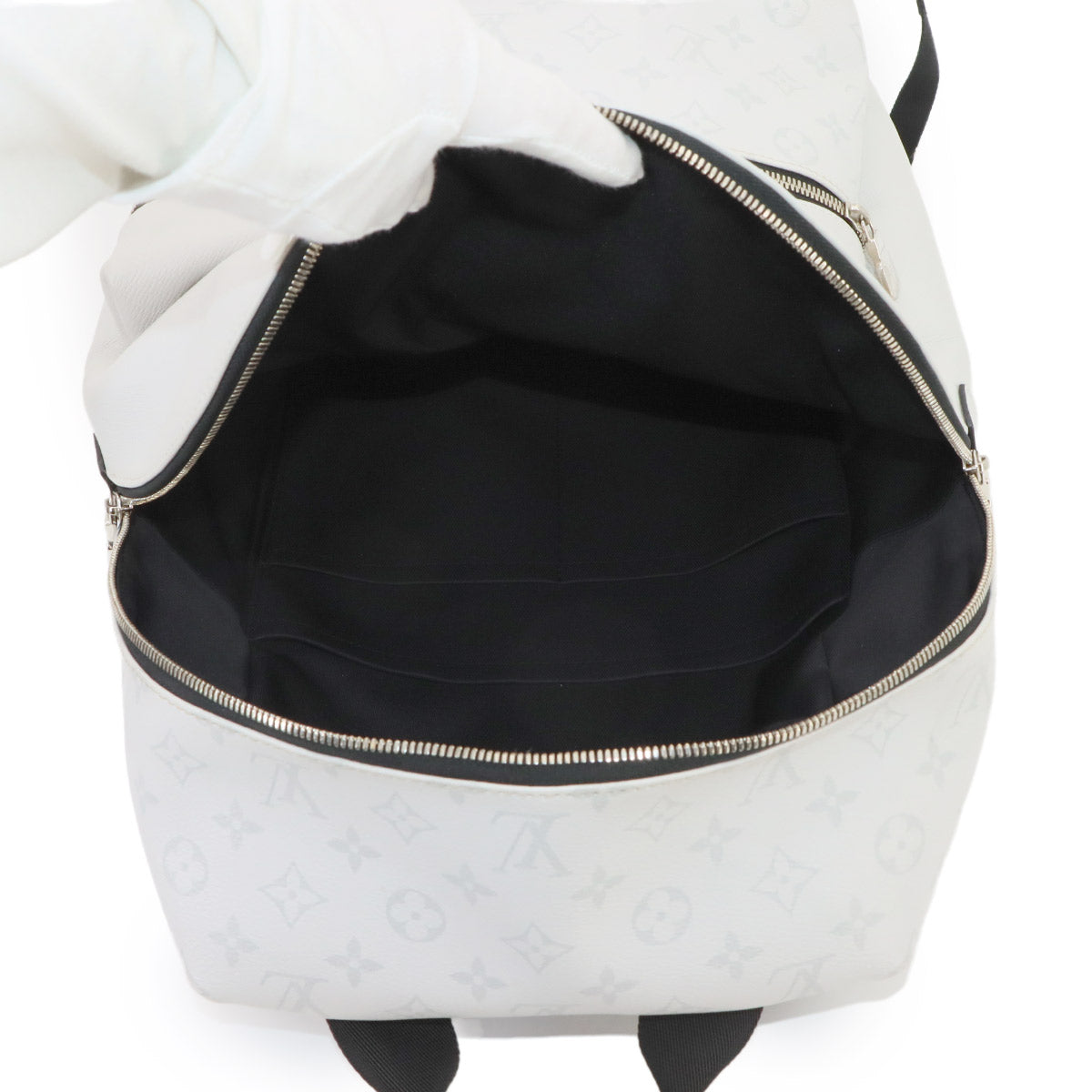 Taigarama Discovery Backpack Leather M30232 Purse