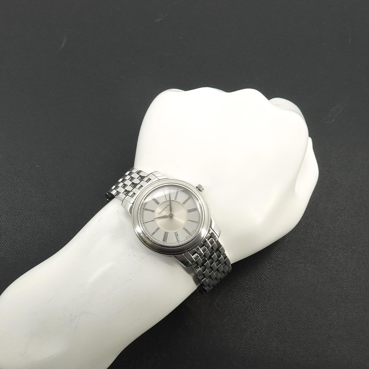 Mark Round Silver Dial Quartz Mens Watch