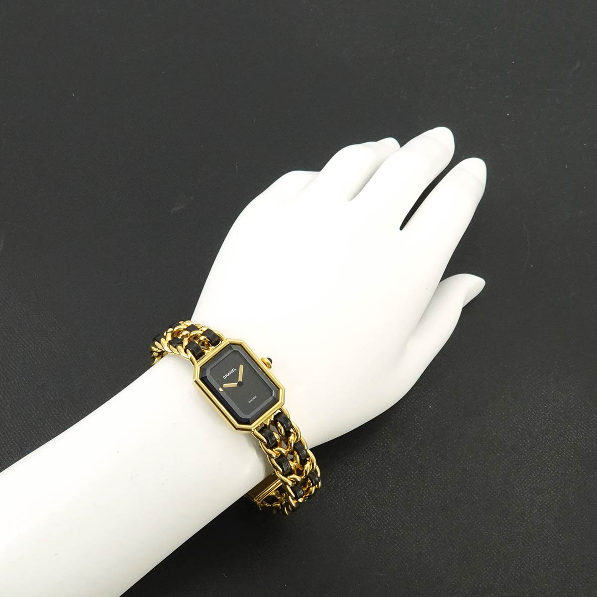 Premiere Size L H0001 Vintage Quartz Black Dial Ladies Watch