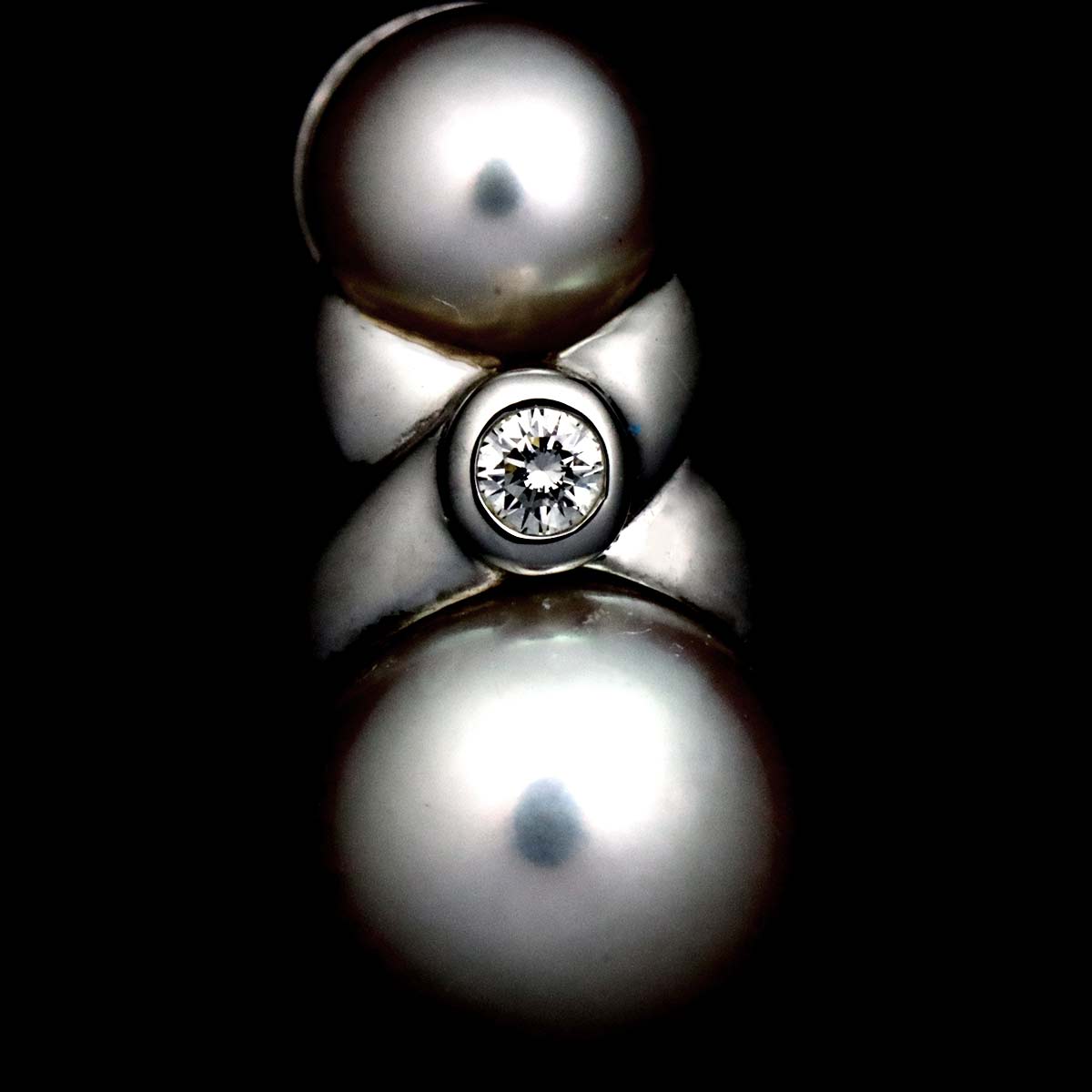 Akoya Pearl 6.8-4.8mm Diamond Earrings Clip on 18K WG 750