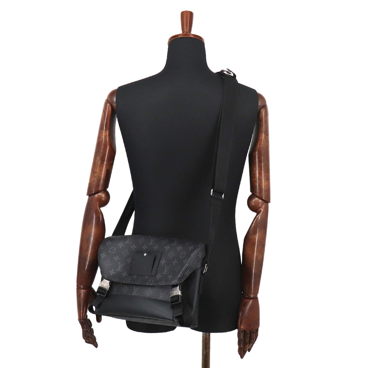 Monogram Eclipse Messenger Voyage PM Shoulder Bag M40511