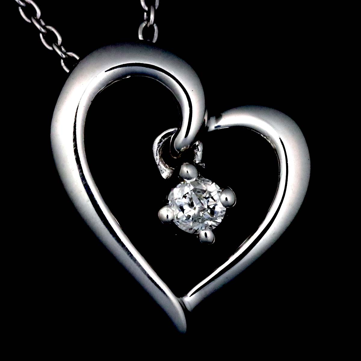 Heart Diamond Necklace 18K White Gold 750