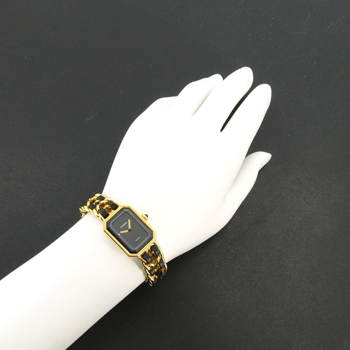 Premiere Size L H0001 Vintage Quartz Black Dial Ladies Watch
