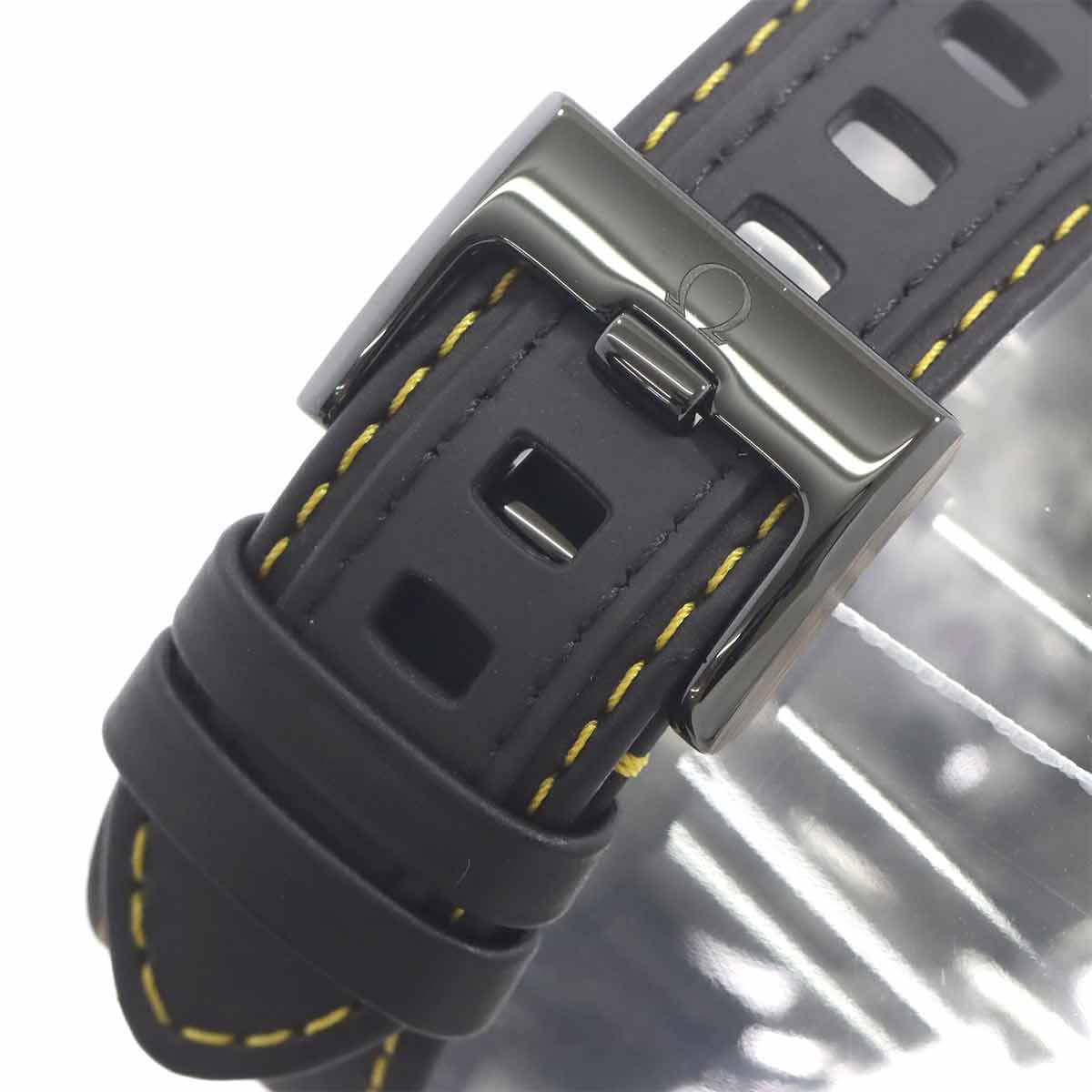 Speedmaster Dark side of the moon 311 92 44 30 01 001 Watch