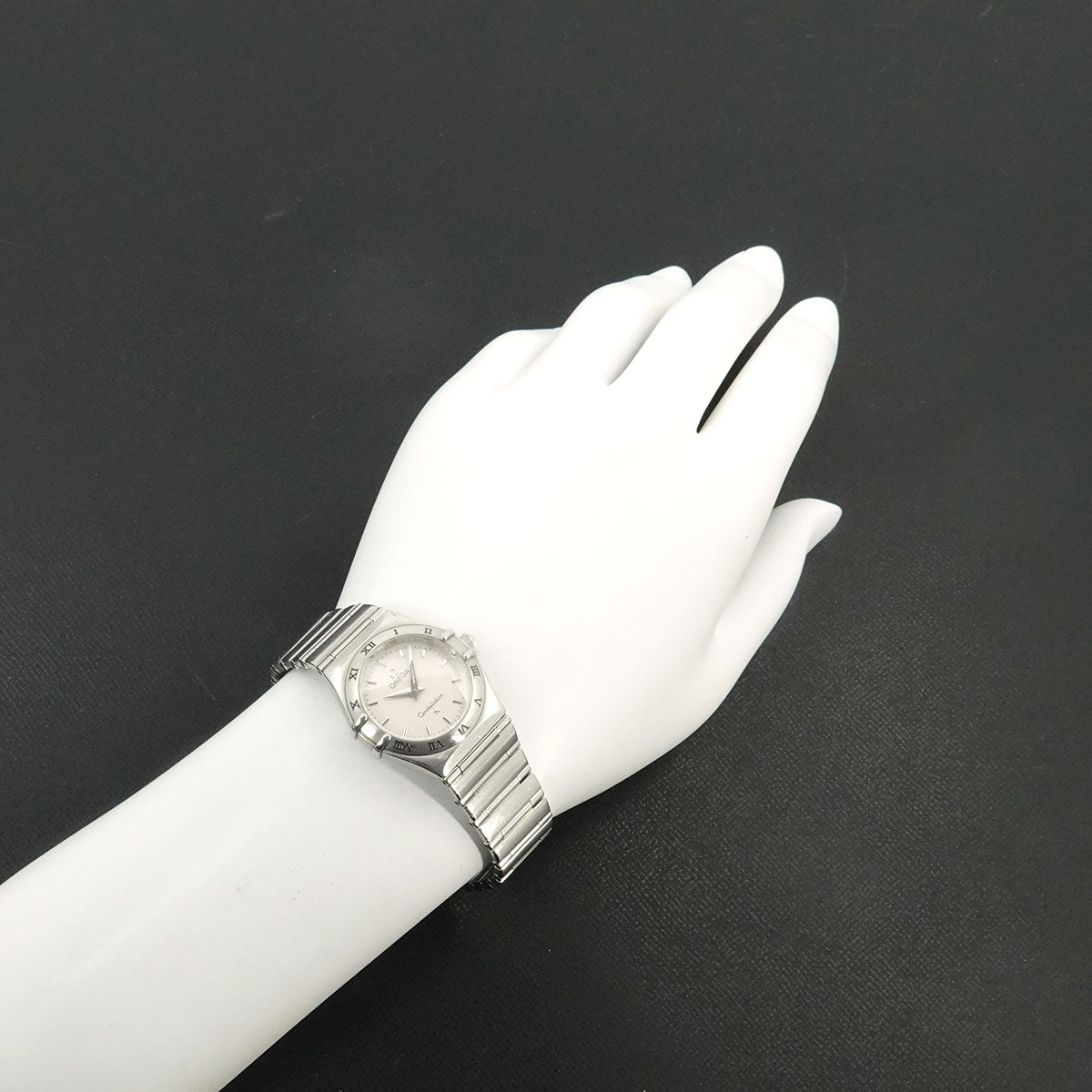 Constellation 1572 30 Quartz Silver Dial Ladies Watch