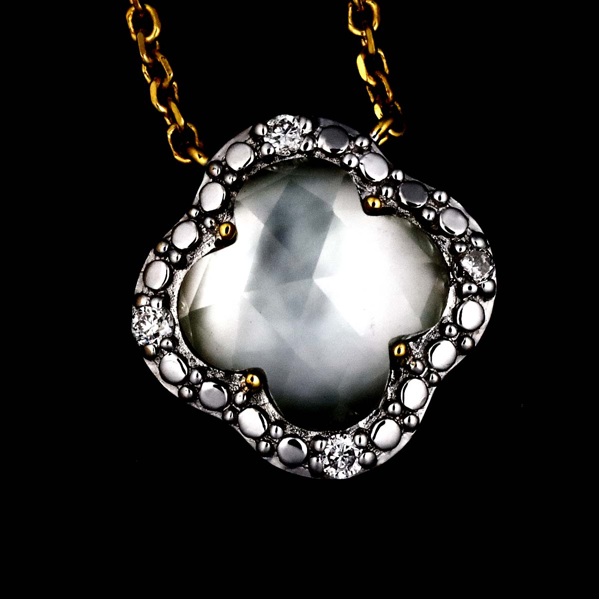 Quartz MOP Necklace 18K Yellow Gold 750