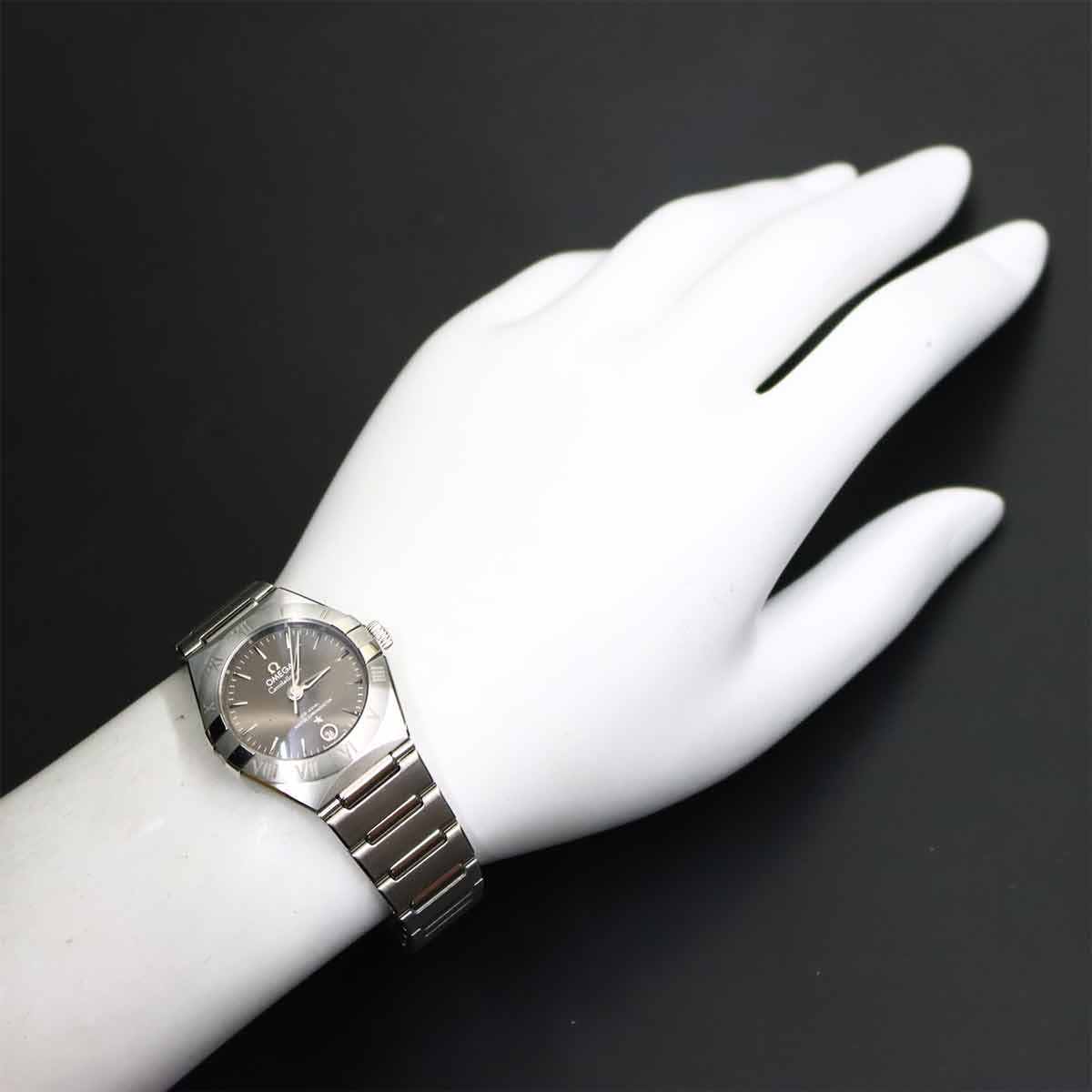 Constellation Manhattan 131 10 29 20 06 001 Gray Dial Ladies