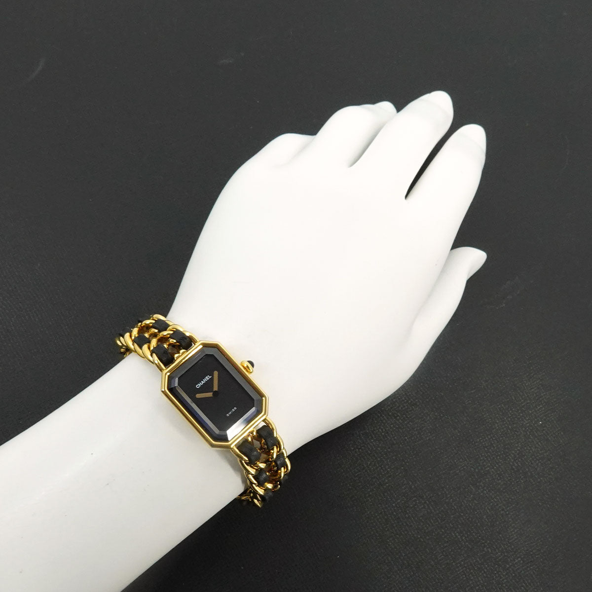 Premiere Size L H0001 Vintage Quartz Black Dial Ladies Watch