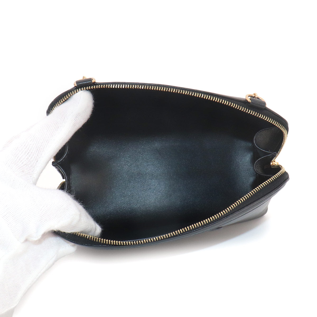 Clutch on Chain Cuir Triomphe Shoulder Bag Leather Black