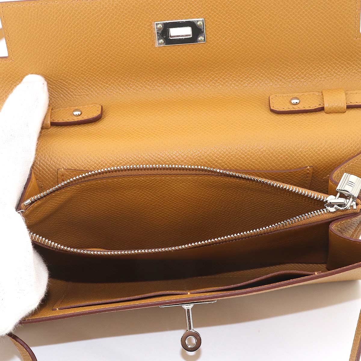 Kelly To Go Shoulder Wallet Epsom Natural Purse