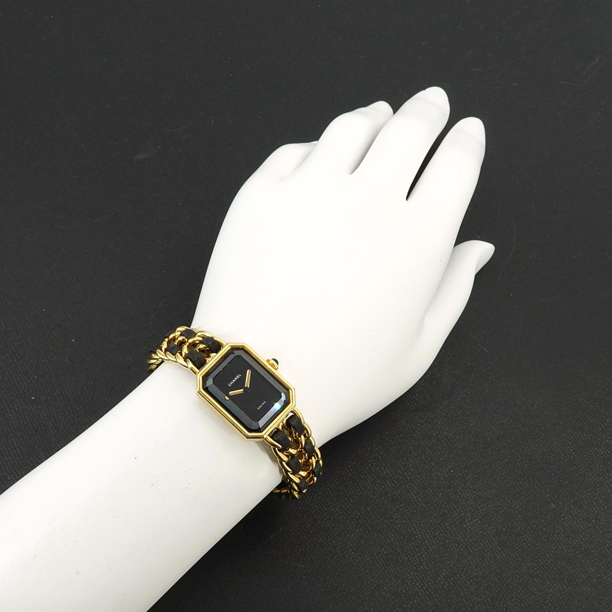 Premiere Size L H0001 Vintage Quartz Black Dial Ladies Watch