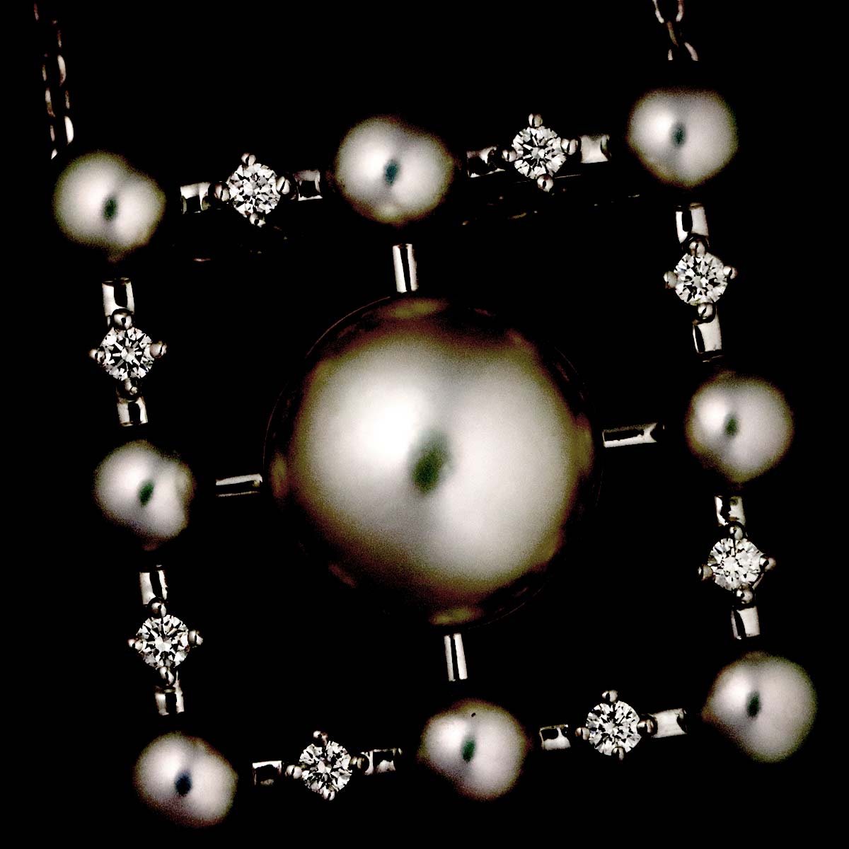 Akoya Pearl 9.5-4.1mm Necklace 18K WG 750