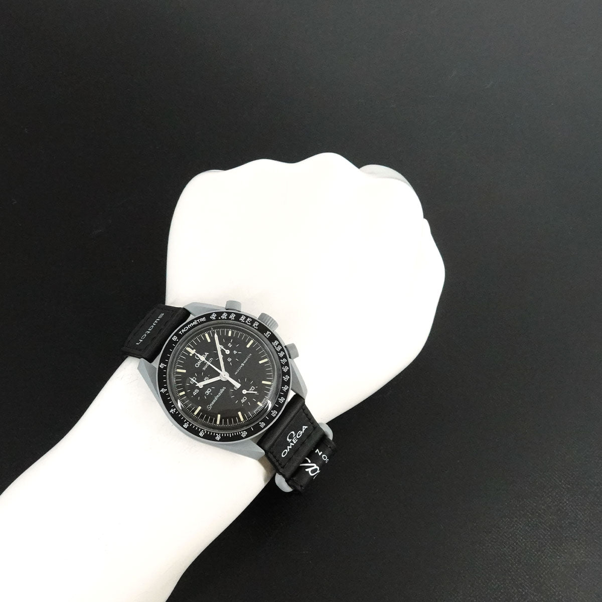 BIOCERAMIC MOONSWATCH MISSION TO THE MOON SO33M100 Quartz