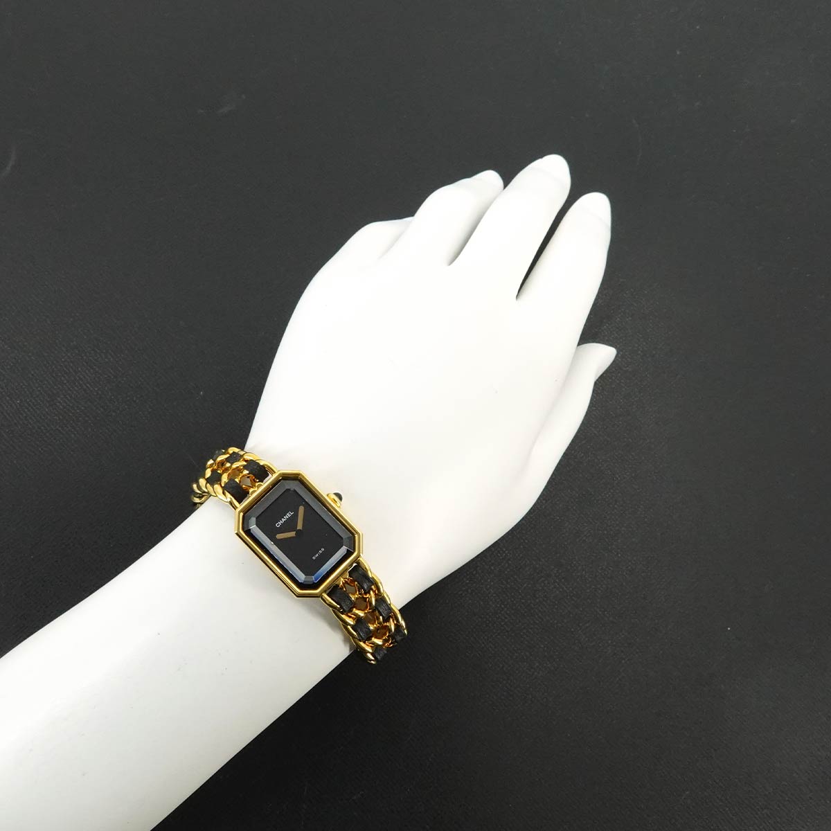 Premiere Size M H0001 Vintage Quartz Black Dial Ladies Watch